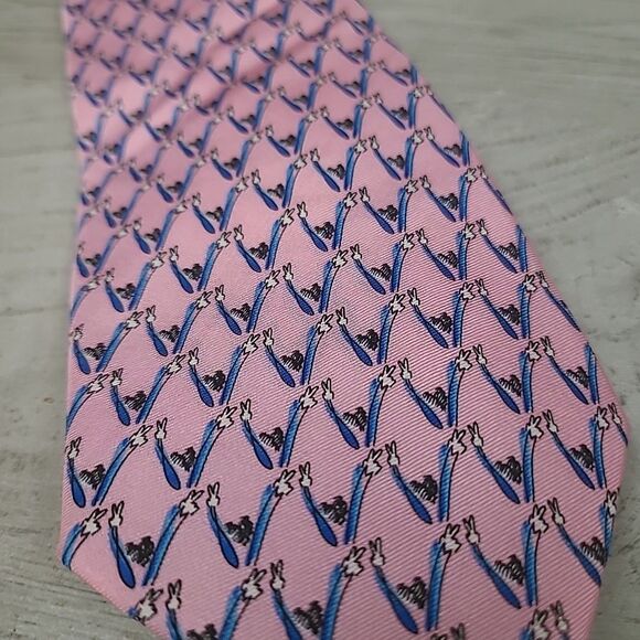 The Jimmy V Foundation Tie Necktie Mens PINK NEW Cancer Research - Picture 2 of 6
